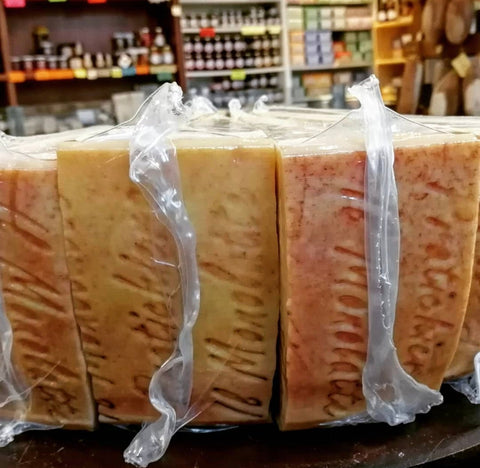 MONOLATTE PRATICHIERA oltre 26/28 Mesi ECCELLENTE - 1Kg sotto vuoto - Pratichiera